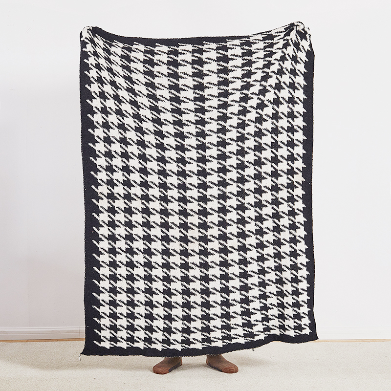 Black And White Knitted Throw Blanket with Fringes And Tassels Check/Chess/Grid/Houndstooth Patterns